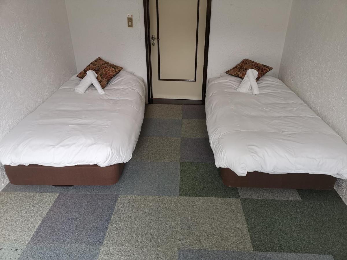 Bed and Breakfast Hakuba Powder Republic Экстерьер фото