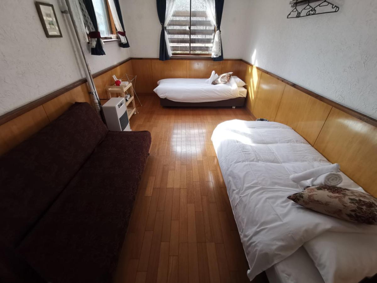Bed and Breakfast Hakuba Powder Republic Экстерьер фото