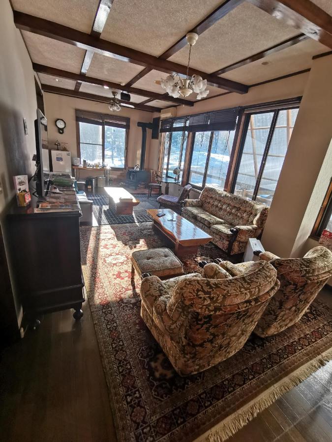 Bed and Breakfast Hakuba Powder Republic Экстерьер фото
