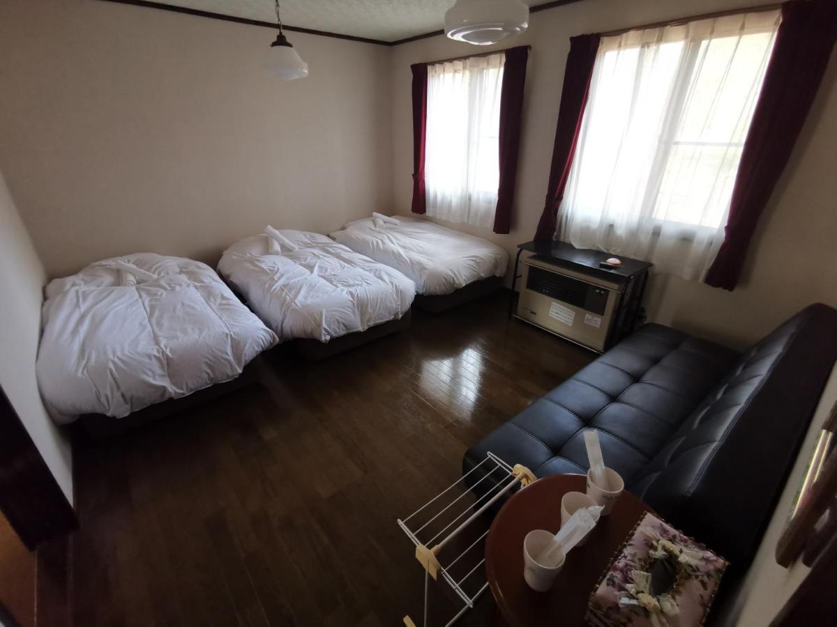 Bed and Breakfast Hakuba Powder Republic Экстерьер фото